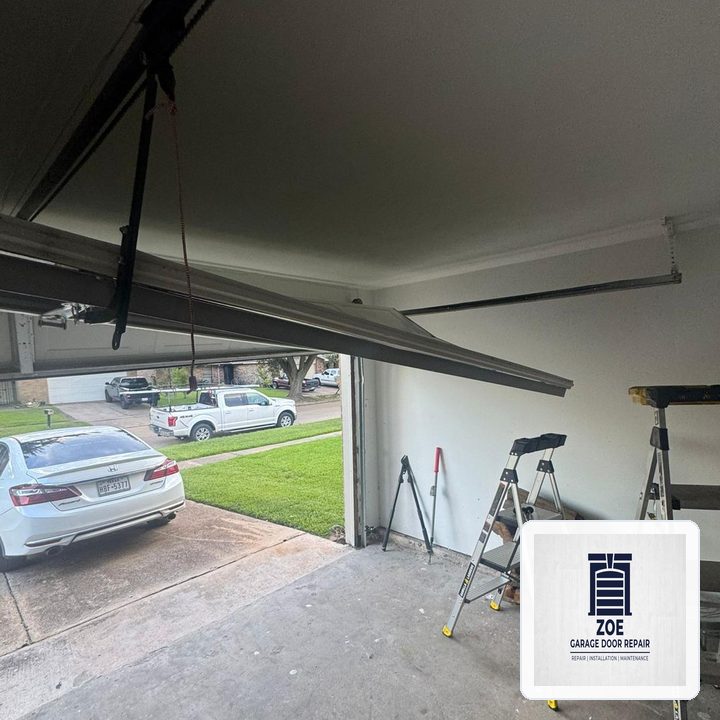 Zoe Garage Door Repair Dispatch in Wayland (Sudbury Area): Heavy-Duty EPDM Perimeter & Bottom Seal Weatherproofing - Wayland, MA